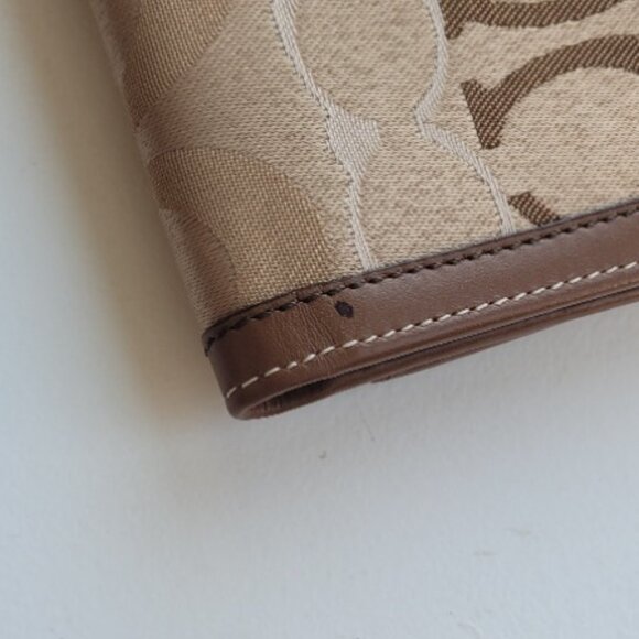 Coach Signature Tri-Fold Wallet - Picture 3 of 16